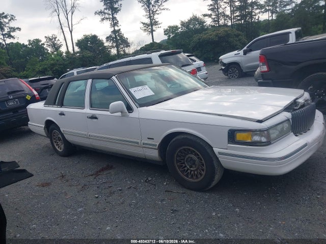 Auction sale of the 1996 Lincoln Town Car Executive, vin: 1LNLM81W1TY627634, lot number: 45343712