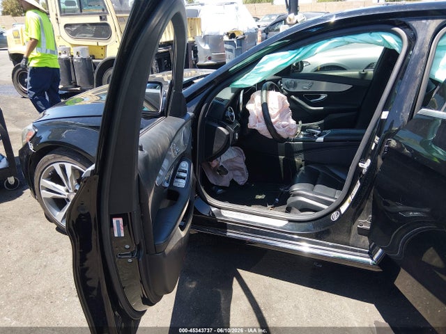 55SWF4JBXFU075961 Mercedes-Benz C 300