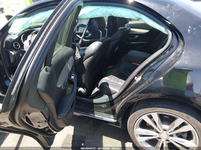 55SWF4JBXFU075961 Mercedes-Benz C 300