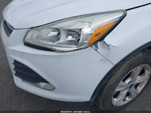 1FMCU9GX5GUC81798 Ford ESCAPE SE