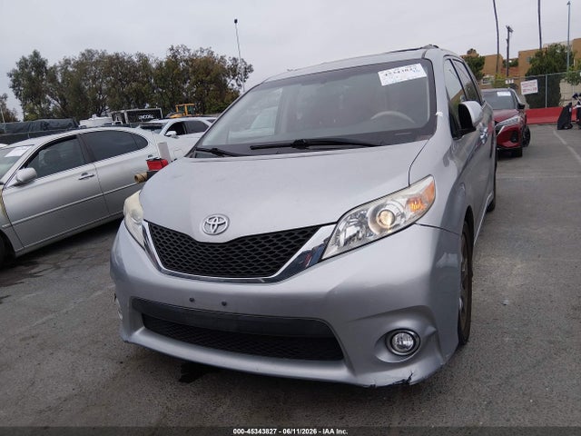 5TDXK3DCXES498680 Toyota Sienna Se 8 Passenger