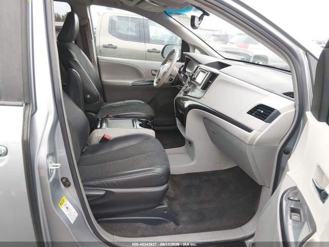 5TDXK3DCXES498680 Toyota Sienna Se 8 Passenger