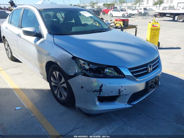45343933 :رقم المزاد ، 1HGCR2F37FA157562 vin ، 2015 Honda Accord Lx مزاد بيع