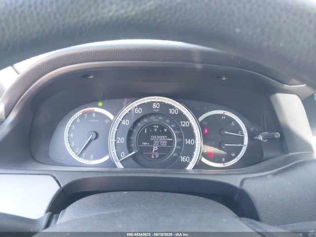 45343933 :رقم المزاد ، 1HGCR2F37FA157562 vin ، 2015 Honda Accord Lx مزاد بيع