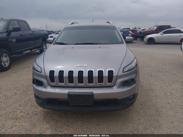 1C4PJLCX8JD590013 Jeep Cherokee Latitude Fwd
