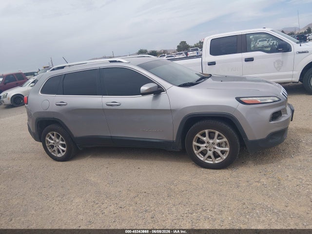1C4PJLCX8JD590013 Jeep Cherokee Latitude Fwd