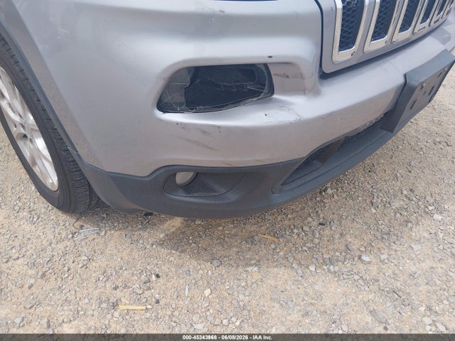 1C4PJLCX8JD590013 Jeep Cherokee Latitude Fwd