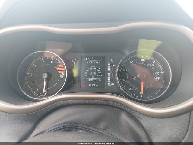 1C4PJLCX8JD590013 Jeep Cherokee Latitude Fwd