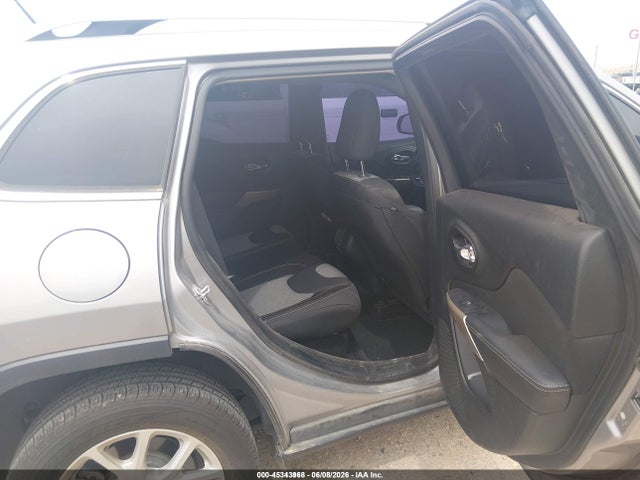 1C4PJLCX8JD590013 Jeep Cherokee Latitude Fwd