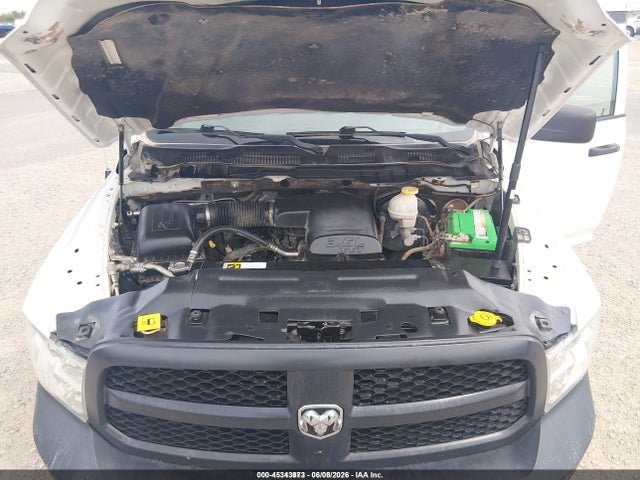 1C6RR7KG2JS315864 RAM 1500 Tradesman 4x4 5&#039;7 Box