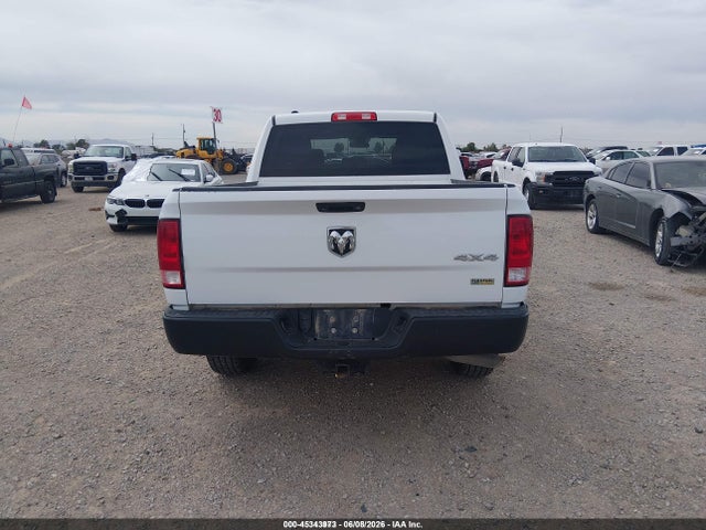 1C6RR7KG2JS315864 RAM 1500 Tradesman 4x4 5&#039;7 Box