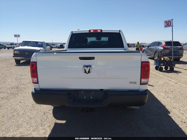 1C6RR6KG5JS317182 RAM 1500 Tradesman 4x2 5&#039;7 Box