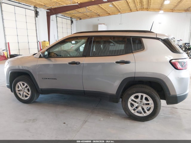 3C4NJDAB4JT422805 Jeep Compass Sport 4x4