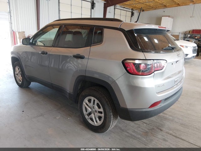 3C4NJDAB4JT422805 Jeep Compass Sport 4x4