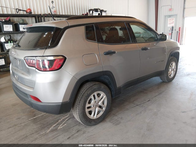 3C4NJDAB4JT422805 Jeep Compass Sport 4x4