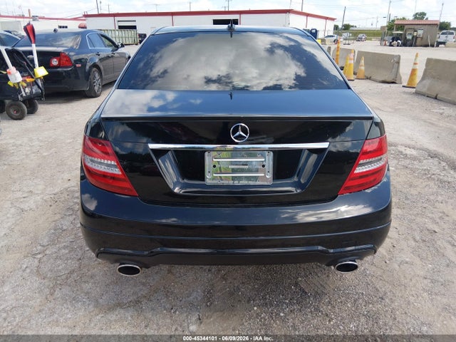 Aukcja sprzedaży 2012 Mercedes-benz C 250 Luxury/sport, vin: WDDGF4HB1CA599652, numer aukcji: 45344101