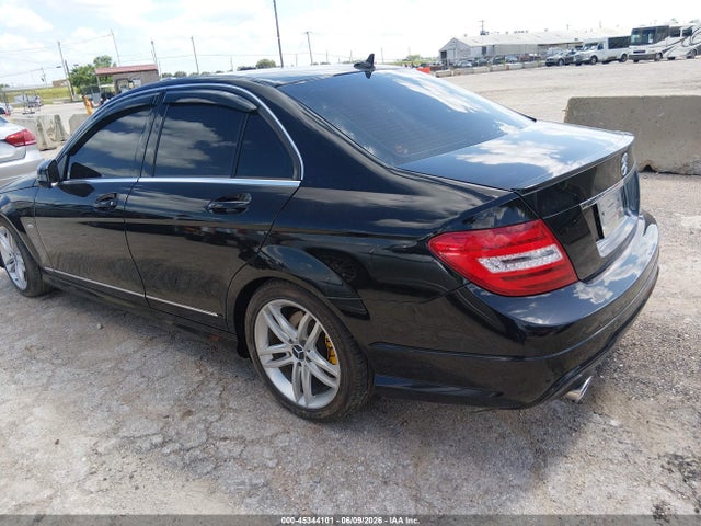 Aukcja sprzedaży 2012 Mercedes-benz C 250 Luxury/sport, vin: WDDGF4HB1CA599652, numer aukcji: 45344101