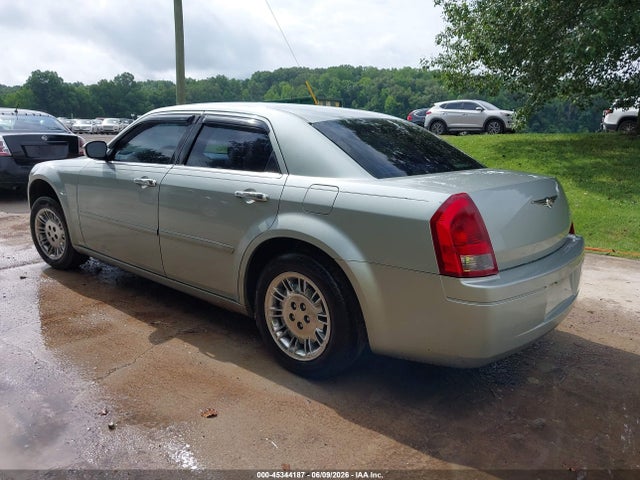 Продажа на аукционе авто 2006 Chrysler 300, vin: 2C3KA43R26H217792, номер лота: 45344187