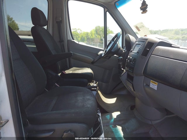 45344525 :رقم المزاد ، WD4PE7DC6F5983233 vin ، 2015 Mercedes-benz Sprinter 2500 Normal Roof مزاد بيع