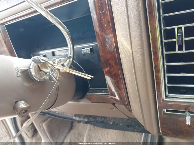 1991 Cadillac Brougham მანქანა იყიდება აუქციონზე, vin: 1G6DW54E5MR702290, აუქციონის ნომერი: 45344639