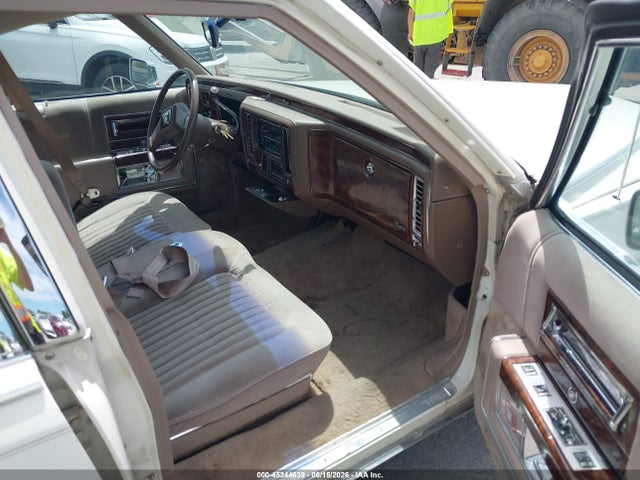 1991 Cadillac Brougham მანქანა იყიდება აუქციონზე, vin: 1G6DW54E5MR702290, აუქციონის ნომერი: 45344639