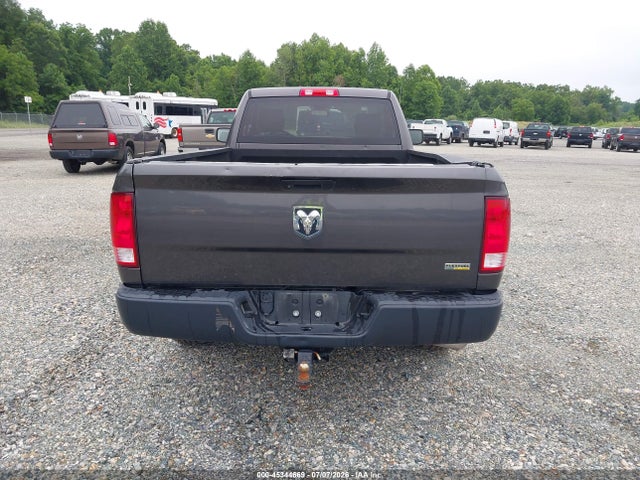 45344669 :رقم المزاد ، 3C6JR6DG4KG572148 vin ، 2019 Ram 1500 Classic Tradesman  4x2 8' Box مزاد بيع