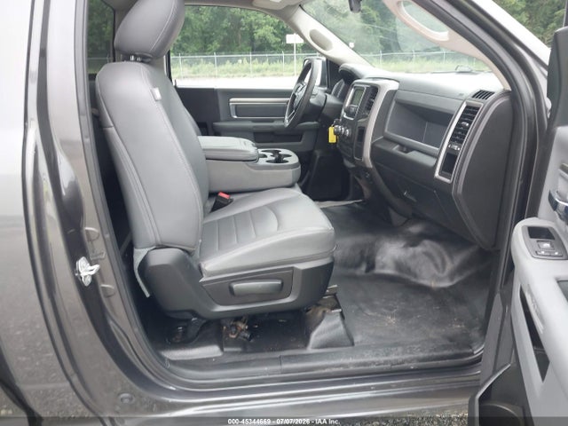 45344669 :رقم المزاد ، 3C6JR6DG4KG572148 vin ، 2019 Ram 1500 Classic Tradesman  4x2 8' Box مزاد بيع