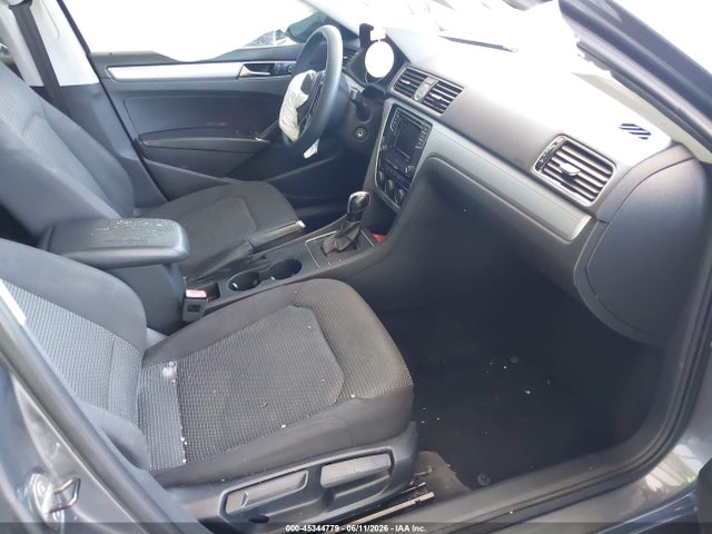Aukcja sprzedaży 2017 Volkswagen Passat 1.8t S, vin: 1VWAT7A3XHC002407, numer aukcji: 45344779