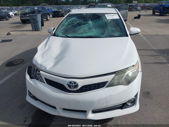 4T1BF1FK4EU332640 Toyota CAMRY SE