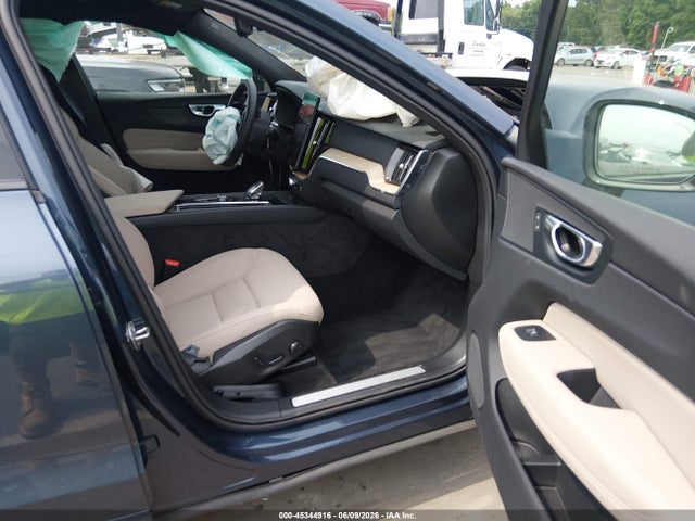 2026 Volvo Xc60 B5 Plus მანქანა იყიდება აუქციონზე, vin: YV4M12RC1T1388262, აუქციონის ნომერი: 45344916