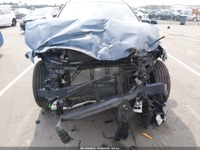 2026 Volvo Xc60 B5 Plus მანქანა იყიდება აუქციონზე, vin: YV4M12RC1T1388262, აუქციონის ნომერი: 45344916