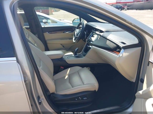 45345054 :رقم المزاد ، 1GYKNBRS2HZ119549 vin ، 2017 Cadillac Xt5 Luxury مزاد بيع