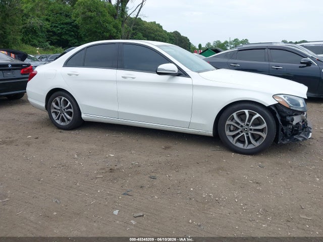 45345209 :رقم المزاد ، 55SWF4JB8HU216559 vin ، 2017 Mercedes-benz C 300 مزاد بيع