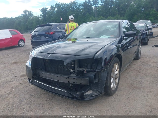2016 Chrysler 300 Limited მანქანა იყიდება აუქციონზე, vin: 2C3CCARG1GH344196, აუქციონის ნომერი: 45345250