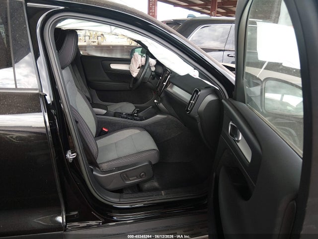 Volvo Xc40 B5 Core 2023 YV4L12UK9P2964478 Image 5