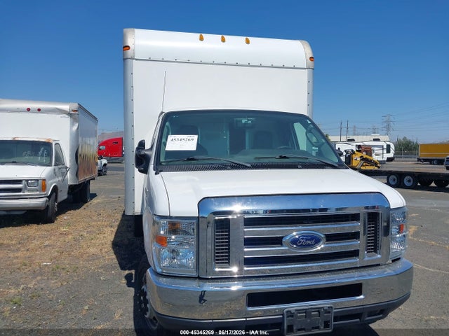 Ford E-350 Cutaway 2017 1FDWE3FS4HDC34034 Image 13