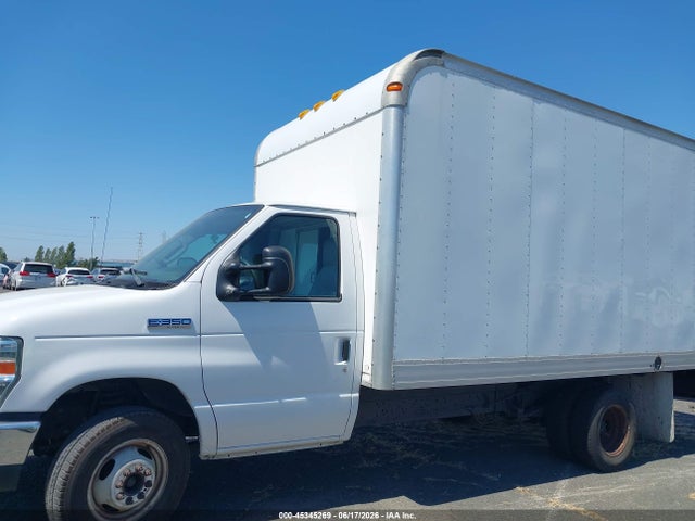 Ford E-350 Cutaway 2017 1FDWE3FS4HDC34034 Image 14
