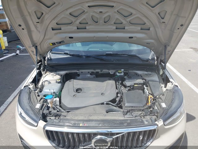 45345272 :رقم المزاد ، YV4L12UJ2S2519659 vin ، 2025 Volvo Xc40 B5 Core Bright Theme مزاد بيع
