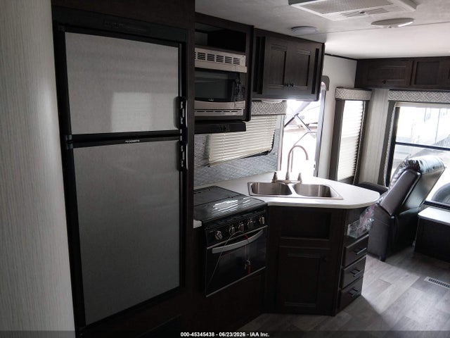 5SFPB3022LE425106 Heartland Rv Pioneer