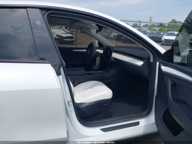 Продаж на аукціоні авто 2024 Tesla Model Y Performance Dual Motor All-wheel Drive, vin: 7SAYGDEF3RA268560, номер лоту: 45345604