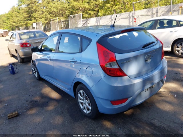 45345733 :رقم المزاد ، KMHCT5AE6DU135649 vin ، 2013 Hyundai Accent Gs مزاد بيع