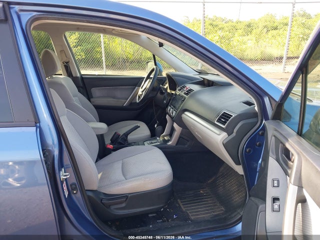 45345748 :رقم المزاد ، JF2SJAEC6JH496618 vin ، 2018 Subaru Forester 2.5i Premium مزاد بيع