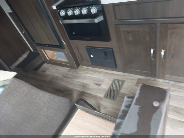45345759 :رقم المزاد ، 4YDT26029L3100979 vin ، 2020 Keystone Travel Trailer مزاد بيع