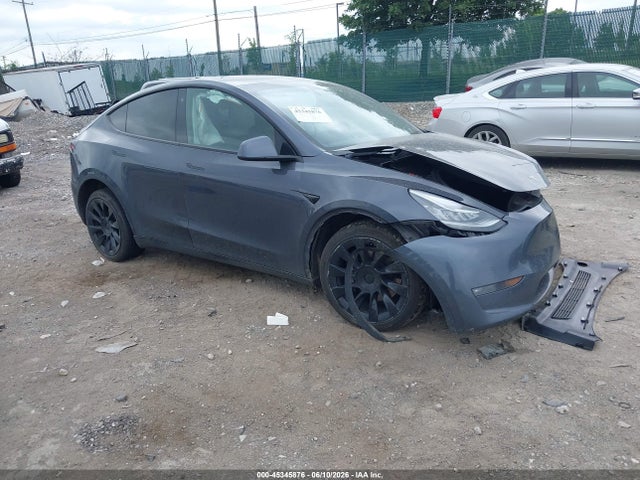 Tesla Model Y Long Range Dual Motor All-wheel Drive 2021 5YJYGDEE3MF251600 main image
