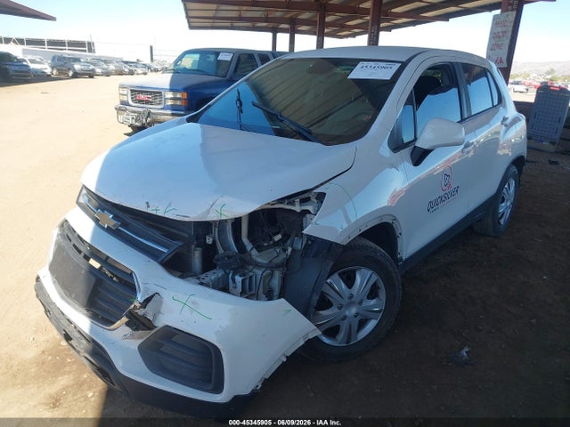 Chevrolet TRAX LS 2017 3GNCJKSB5HL266463 Image 2