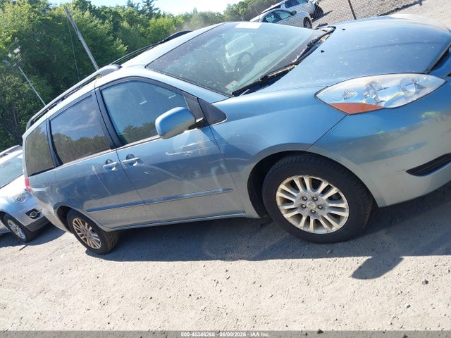 45346268 :رقم المزاد ، 5TDDK4CC3AS032545 vin ، 2010 Toyota Sienna Xle مزاد بيع