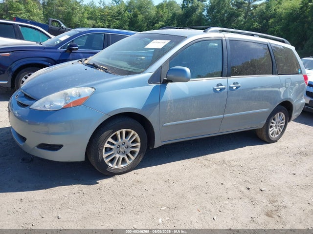 45346268 :رقم المزاد ، 5TDDK4CC3AS032545 vin ، 2010 Toyota Sienna Xle مزاد بيع