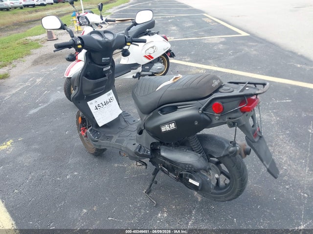 Genuine Scooter Co. Roughhouse 50 2022 RFVPMP200N1022810 Image 3