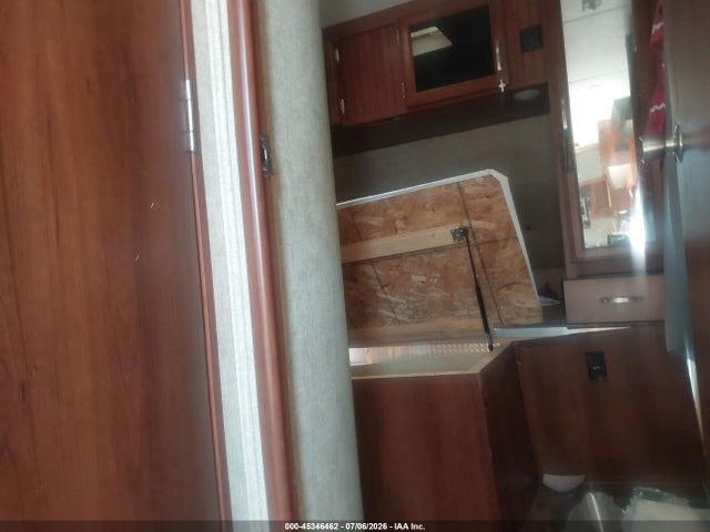 Продаж на аукціоні авто 2017 Forest River Wildcat, vin: 5ZT2WCWB1HB400200, номер лоту: 45346462