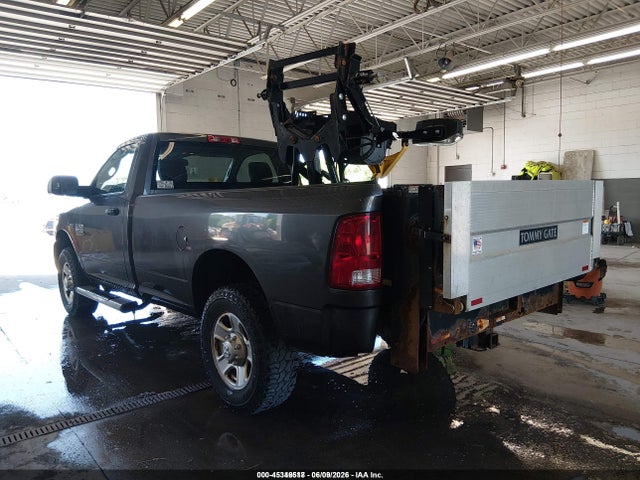 45346518 :رقم المزاد ، 3C63R3ATXGG318637 vin ، 2016 Ram 3500 Tradesman مزاد بيع